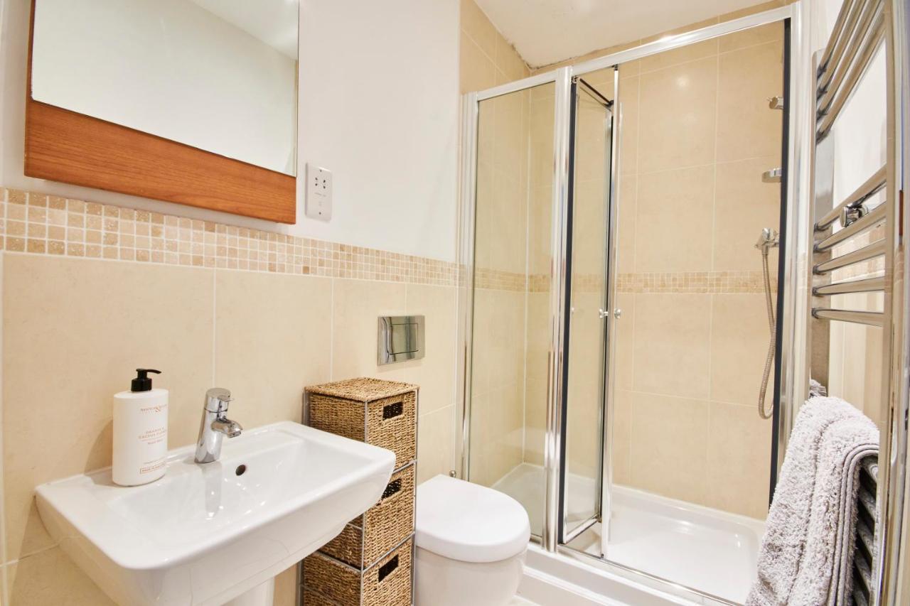 Boutique Bath Apartment Free Parking Exterior foto